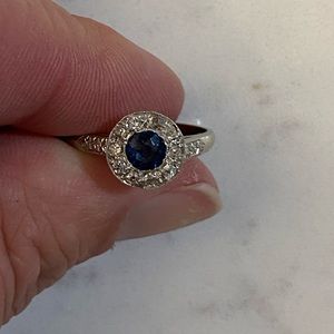 14 k white gold sapphire and diamond ring
